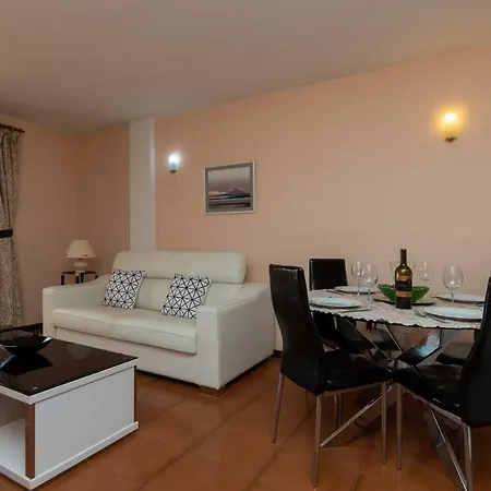 San Marino 16 - One Bed Apartment Los Cristianos (Tenerife)